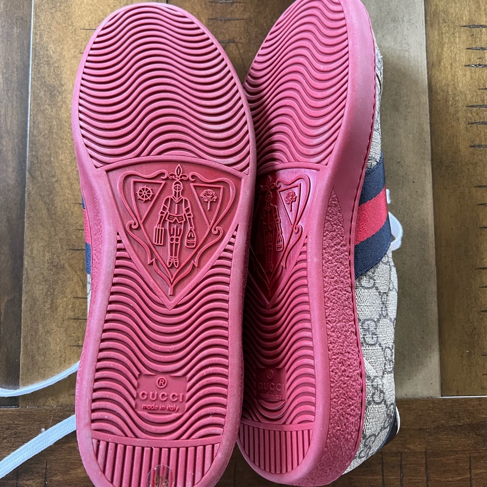Gucci Beige GG Monogram Sneakers with Red and Black Web - Picture 3 of 9